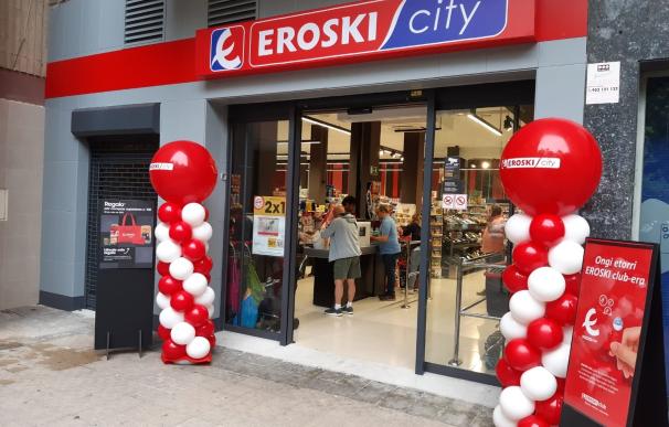 Eroski gana 70 millones en el primer semestre, casi un 50% más en un año