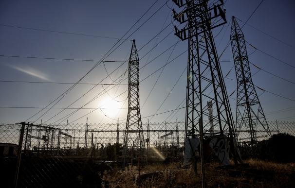 España recorta en 2.200 millones la venta de electricidad a Francia y Portugal