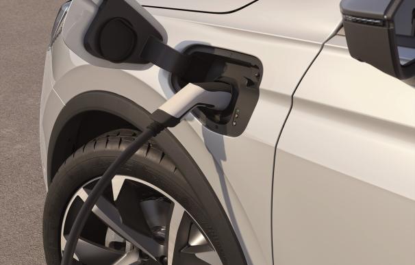 Cepsa y Endesa lanzan una solución global de recarga para los vehículos eléctricos