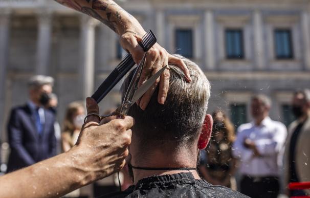 Las peluquerías prevén un descenso en la facturación anual del 2,44%