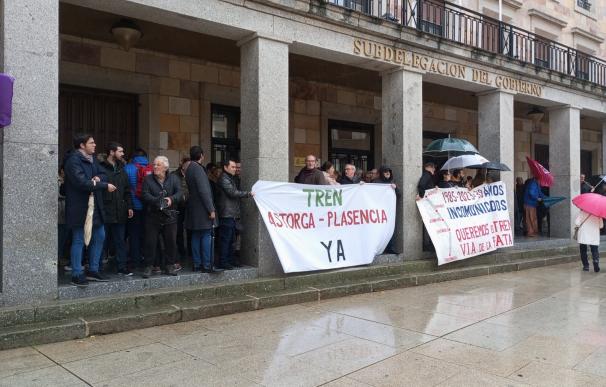 Trece ciudades piden reabrir el tren que une Gijón y Sevilla sin pasar por Madrid