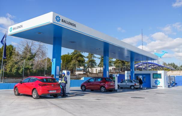 Cepsa compra la red de estaciones de Ballenoil y supera las 2.000 gasolineras