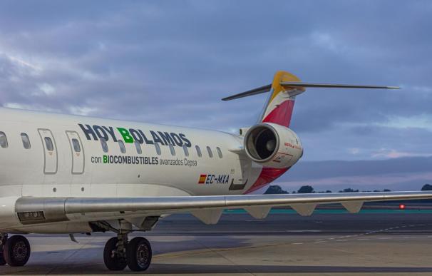 Cepsa estrena su combustible para avión sostenible en el aeropuerto de Málaga