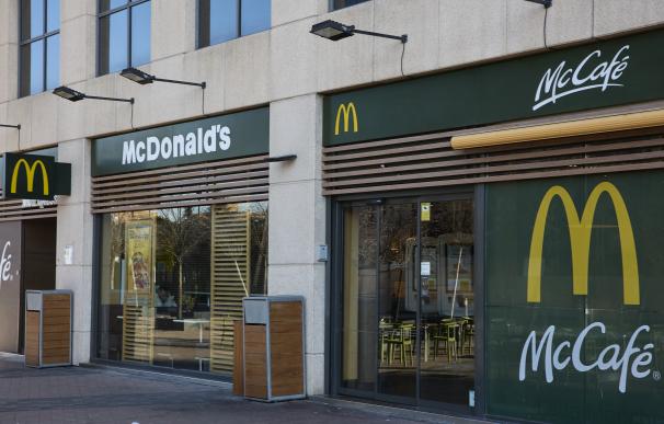 Un establecimiento de la cadena McDonald`s, en Plaza de Castilla, a 26 de febrero de 2023, en Madrid (España).