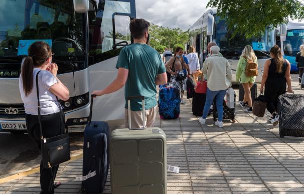 Los turistas británicos visitan España un 5% menos que antes de la pandemia
