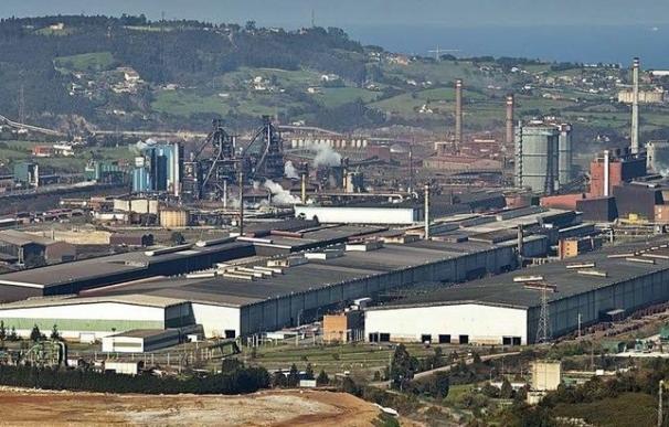 ArcelorMittal prorroga "unilateralmente" un año el ERTE que acababa este domingo