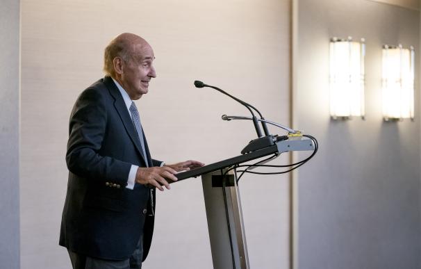 ACS propone a Miquel Roca, 'padre' de la Constitución, como consejero de Abertis