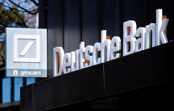 La CNMV abre un expediente a Deutsche por la venta de derivados de divisas