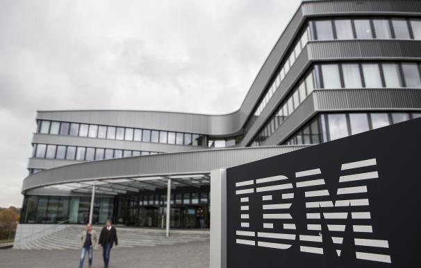 IBM bate récord: cuadruplica beneficios en 2023 gracias a la IA y a la nube híbrida