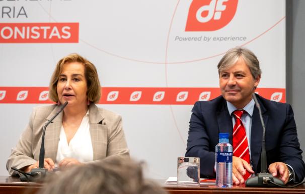La presidenta de Duro Felguera, Rosa Aza, y el consejero delegado, Jaime Argüelles.