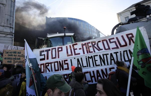 Consejo y Comisión Europea se citan con los agricultores tras colapsar Bruselas
