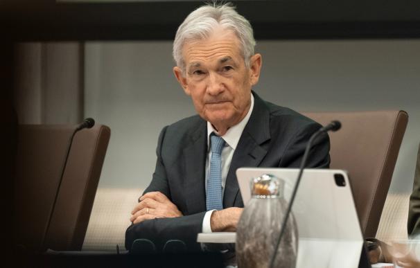 Jerome Powell escucha a los miembros de la Fed en el comité del 30 y 31 de enero.