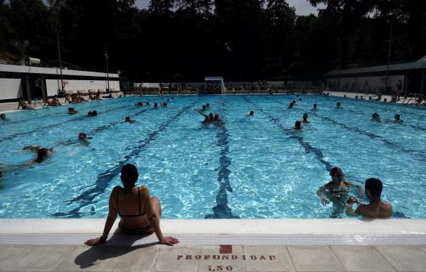 El sector de las piscinas pide autorizar la compra de agua en las zonas con sequía