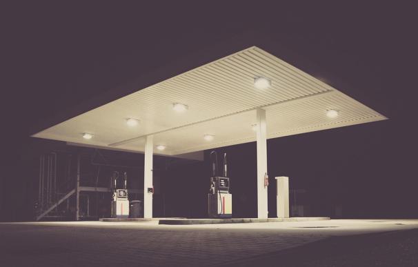 ¿Qué sistema se usa para fijar los precios de los combustibles?