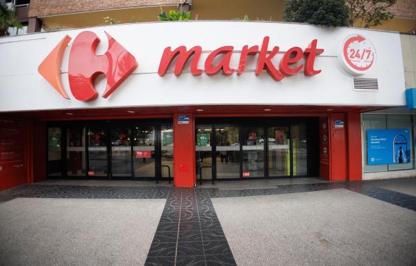 Fachada del supermercado del Carrefour Market