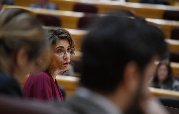 La vicepresidenta primera y ministra de Hacienda, María Jesús Montero, en el pleno del Senado