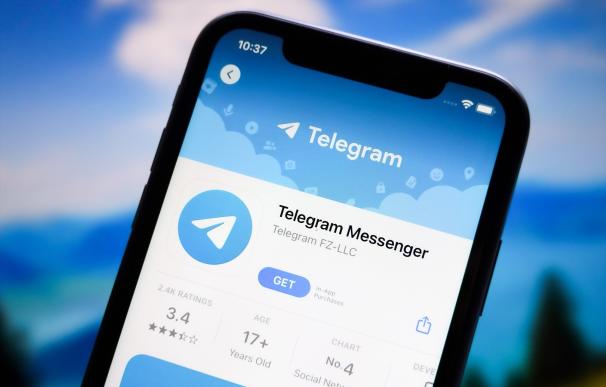 El juez da un margen de tres horas a las operadoras para suspender Telegram