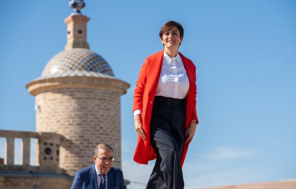 La ministra de Vivienda y Agenda Urbana, Isabel Rodríguez, durante la visita a la cubierta restaurada de la Iglesia de la Anunciación, a 4 de abril de 2024