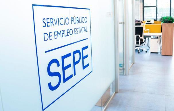 Las ofertas de trabajo del SEPE a las que puedes acceder con primaria y cobrar hasta 4.170 euros.
