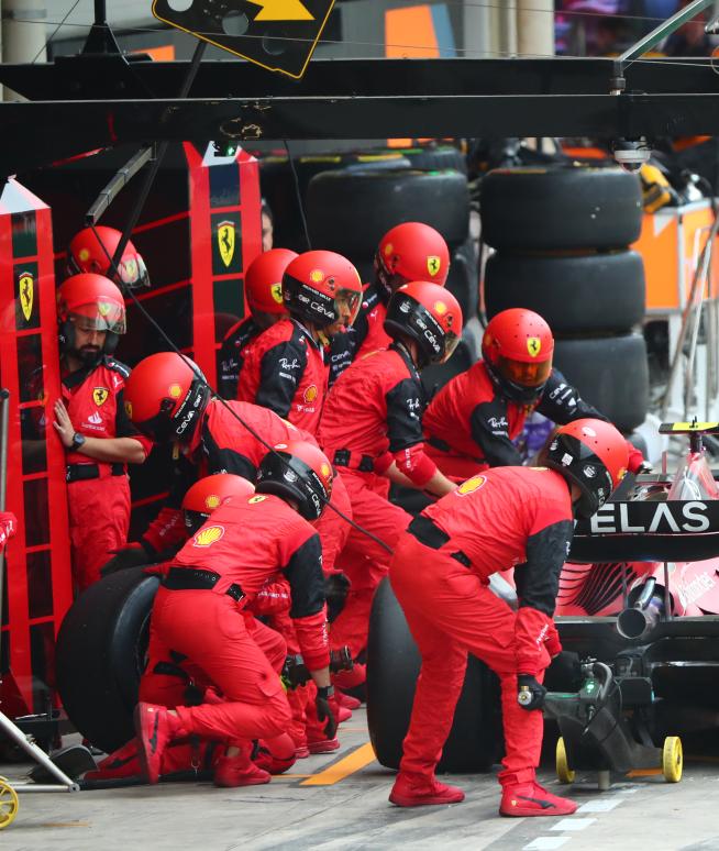 Imagen del equipo Ferrari en el circuito de Interlagos en São Paulo.