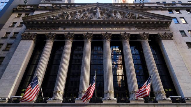 Wall Street logra recuperar la senda del crecimiento pero de forma moderada