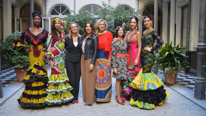 árbitro marca Comunista La ONG Teranga subasta 30 trajes de flamenca confeccionados con telas  africanas para ”empoderar a la mujer en Senegal”
