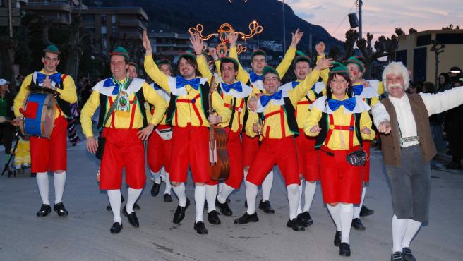 Incontable por qué Comercio Santoña última los preparativos para celebrar su Carnaval, fiesta de  Interés Turístico Nacional