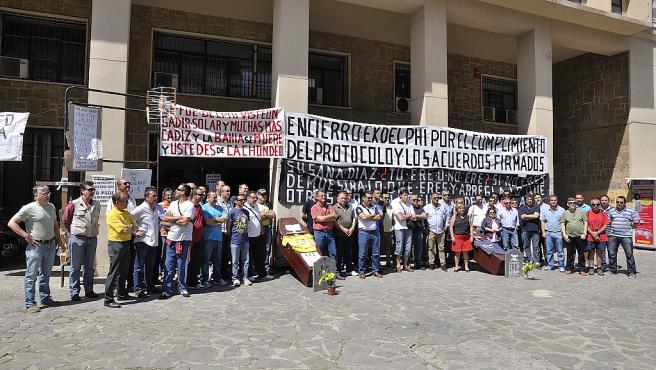 Los ex trabajadores de Delphi se encerraron durante más de mil días en el edificio gaditano de los sindicatos