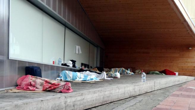 Temporeros durmiendo en la calle en Lleida