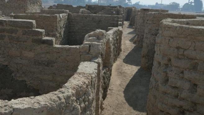 Ciudad descubierta bajo la arena en Egipto