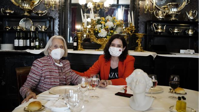 La presidenta de la Comunidad de Madrid, Isabel Díaz Ayuso, ha mantenido hoy un almuerzo en el histórico restaurante Lhardy que ha
Compartido con los responsables de este tradicional local enclavado en el centro de Madrid.
COMUNIDAD DE MADRID
  (Foto de ARCHIVO)
25/3/2021