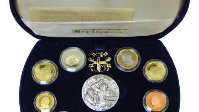 Set de ocho euros de Juan Pablo II del Vaticano.