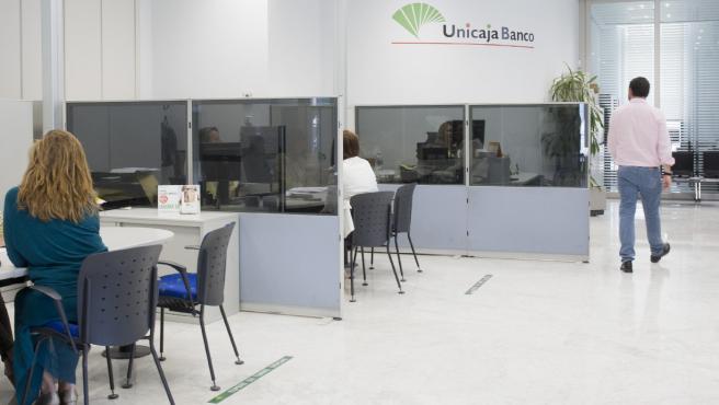 Unicaja Banco ofrece atención personalizada para sus planes de pensiones.