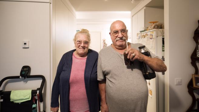 Ignacio y su compañera son dos de los beneficiarios de las viviendas sociales de Llar Casa Bloc.