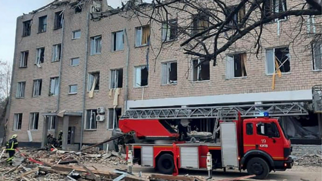 Consecuencias de la explosión en Kiev mientras las tropas rusas entran en Ucrania