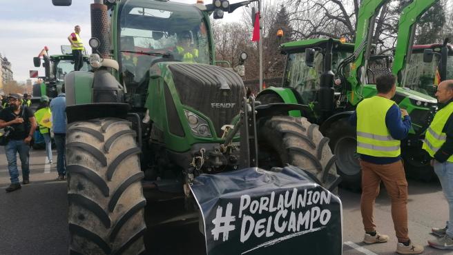Los tractores llegan a la Puerta de Alcalá