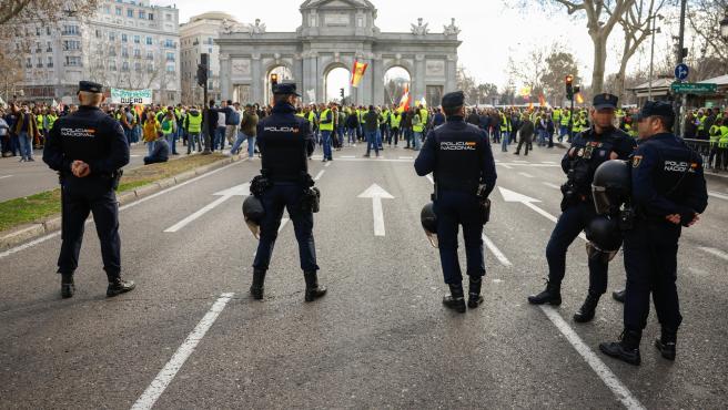 Manifestación de agricultores en la Puerta de Alcalá