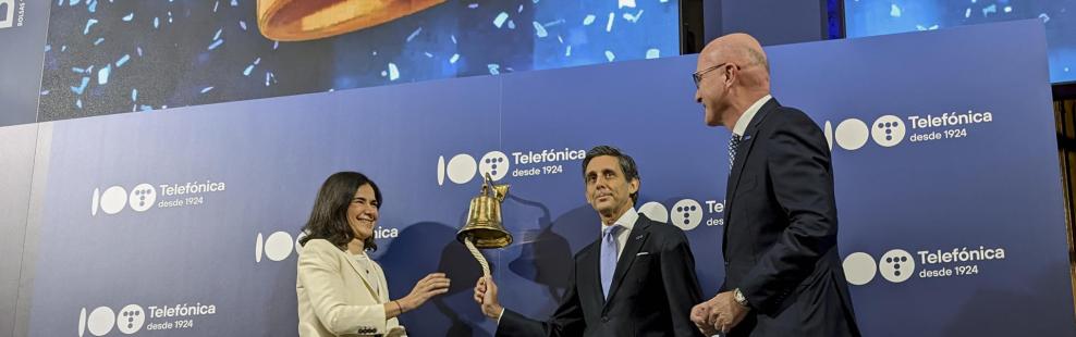 Álvarez-Pallete, Abasolo y Vilá en el toque de campana del centenario de Telefónica.