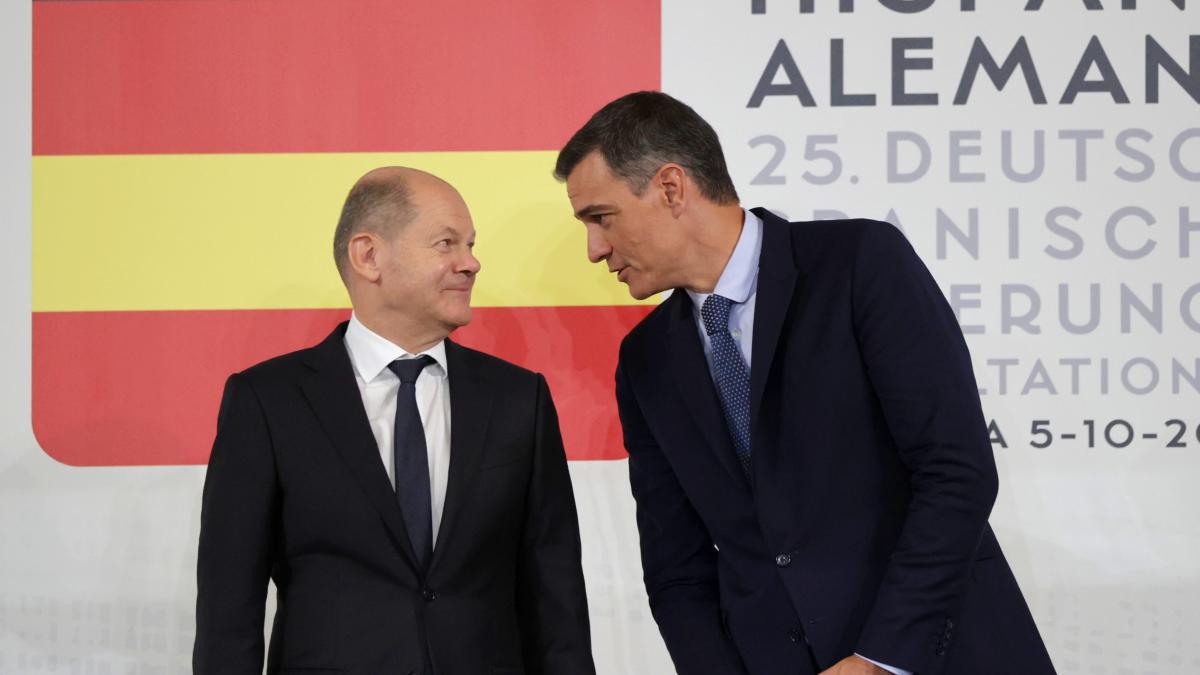 Sánchez y Scholz elevan la presión a Macron y piden el Midcat para 2025