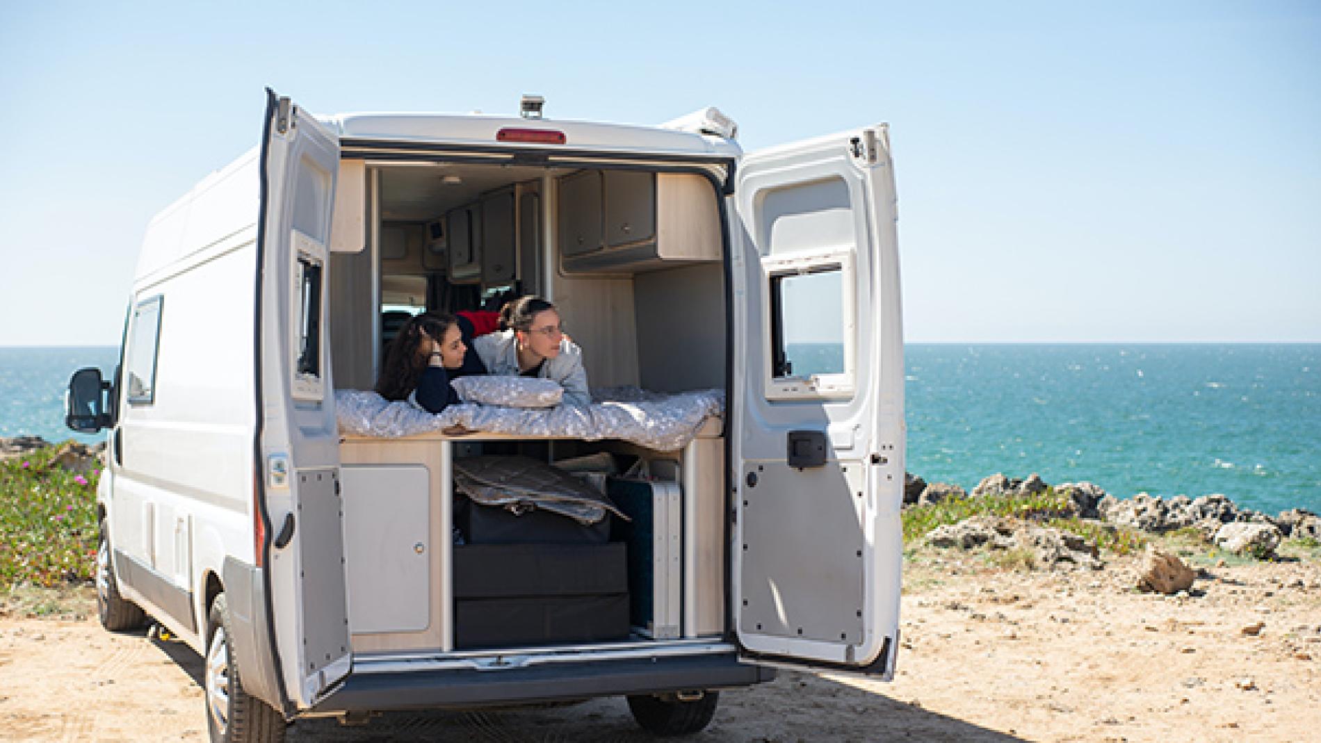 El kit barato para convertir tu furgoneta en una camper por 2.000 € es de  Decathlon
