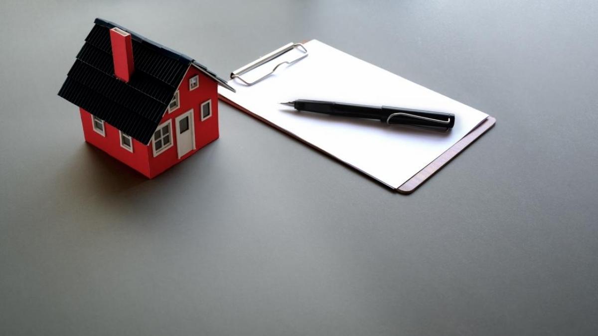 Cómo comprar casas baratas propiedad de bancos: pisos por menos de  €